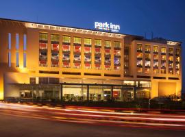 Park Inn By Radisson Gurgaon Bilaspur, hotel di Manesar