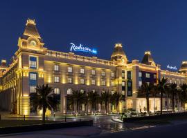 Radisson Blu Hotel, Ajman, hotel cerca de Aeropuerto internacional de Sharjah - SHJ, Ajman