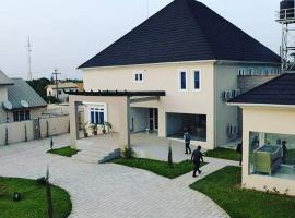 The Point Hotel & Suites, hotel v mestu Jos