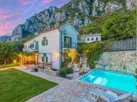 VILLA BARETIC