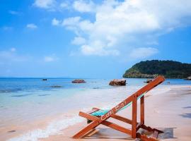 Koh Jum Coral Bay Resort، فندق في كو جوم