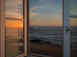 Liiiving in Porto - Luxury Beachfront Apartments – luksusowy hotel w mieście Matosinhos