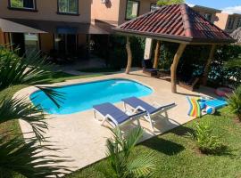 Casa Bella - Tropical Private Retreat, hotel in Tambor
