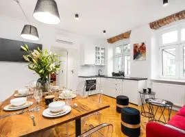 Main Square Apartments - LoftAffair