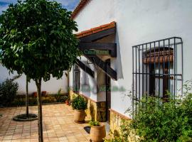 Casa Rural VILLAMADA, Ferienunterkunft in El Real de la Jara