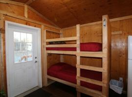 Alaskan Adventure Dry Cabins, khách sạn có chỗ đậu xe ở Pleasant Valley