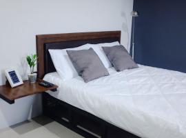 The room Apartment, hotell i Suratthani