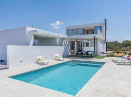 YupiHome Villa Santa Catalina - Family Only, overnachtingsmogelijkheid in Sa Torre