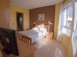 Hostal Meseguer, hotell i El Altet