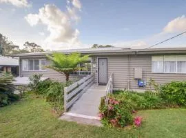12 Merinda Crescent
