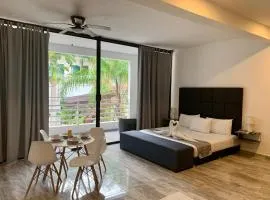 SILVERSANDS Hotel Boutique - 5Th Ave