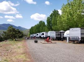 윌리엄스에 위치한 호텔 Grand Canyon RV Glamping