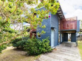 Blue Poles (Pets Allowed), Hotel in Point Lookout