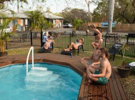 Rockhampton Backpackers YHA, מלון ליד נמל התעופה רוקהמפטון - ROK, 