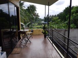 Treetops Studios Valencia,Dumaguete, hotell i Valencia