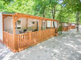 Mobile homes Premium MAGNOLIA Bijela Uvala, hotel u Poreču