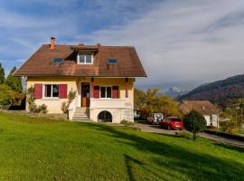 5 bedroom house in Annecy between town and countryside, מלון בסיינו