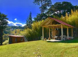 Cabaña Mountain View, hotel v destinaci Heredia