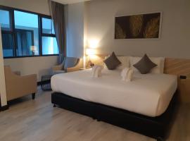 Coco Paradiso Phuket, hotell Puhket Town'is