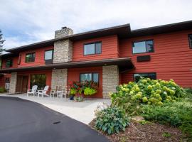 Open Hearth Lodge, hotel in Sister Bay