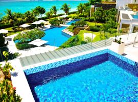 Cap Ouest Beachfront Residences, hotel v destinaci Flic-en-Flac