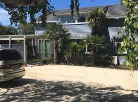 Sandy Feet Lodge, homestay di Christchurch