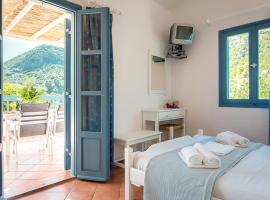 Limnonari Split Level Studio, guest house in Skopelos Town