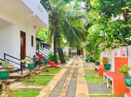 Hiriketiya Cinnamon Garden, hotel i Hiriketiya Beach, Dikwella