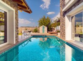 Keciler Villa Sleeps 8 with Pool Air Con and WiFi, hotell i Keçiler