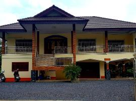 Khwahol Guesthouse, homestay sa Don Sak