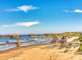 A Beach Loop Getaway, feriehus i Bandon