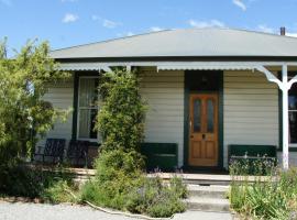 Pinedale Lodge & Apartment, vacation home in Methven