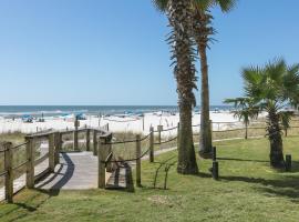 Summer House On Romar Beach III, villa in Orange Beach