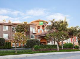 Holiday Inn Express & Suites Corona, an IHG Hotel, hotel in Corona