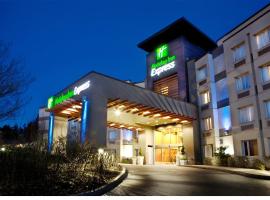 Holiday Inn Express & Suites Langley, an IHG Hotel, מלון בלאנגלי