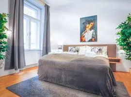 SKY9 Apartments City Center