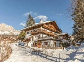 Cantore, Cortina by Short Holidays