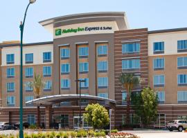Holiday Inn Express & Suites Anaheim Resort Area by IHG, romantick&yacute; hotel v destinaci Anaheim