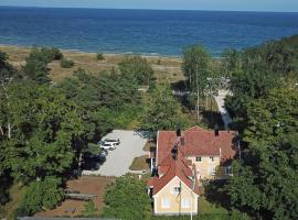 Strandvillan Ljugarn, hotel na praia em Ljugarn