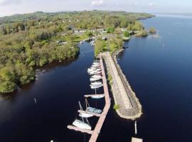 Garrykennedy Harbour View Apartment, holiday rental in Nenagh