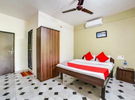 OYO 66154 Badal Pani The Beach Resort, hotel v destinaci Shirgaon