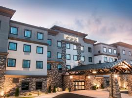 Staybridge Suites - Wisconsin Dells - Lake Delton, an IHG Hotel、ウィスコンシン・デルズにあるカラハリ・インドア・ウォーターパークの周辺ホテル