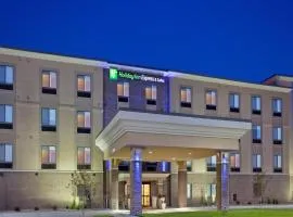 Holiday Inn Express & Suites Lincoln Airport by IHG