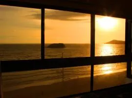 Totalmente de Frente ao Mar