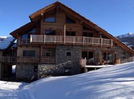 On the pistes of Sauze, hotel in Sauze dʼOulx