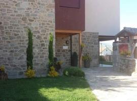 HOTEL RURAL CUARTO DE MILLA, hotel v destinácii Hoyos del Espino