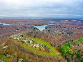 Crown Resorts at Silverwoods, hotel i DuBois