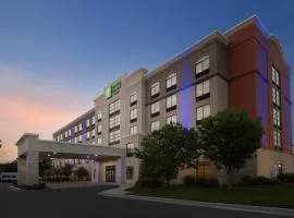 Holiday Inn Express & Suites Baltimore - BWI Airport North by IHG
