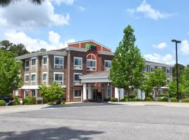 Holiday Inn Express & Suites Southern Pines-Pinehurst Area, an IHG Hotel, готель у місті Сатерн-Пайнз