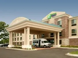 Holiday Inn Express & Suites Madison-Verona by IHG
